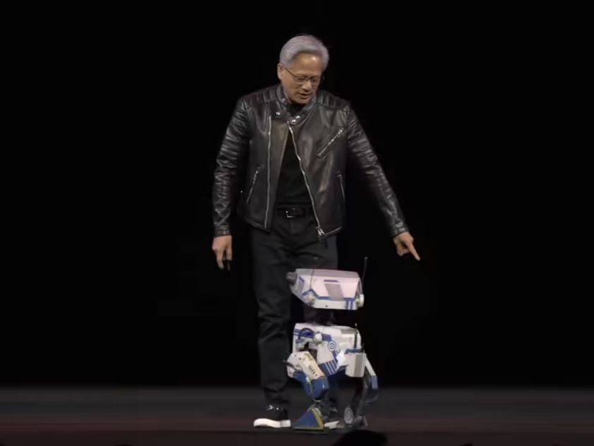 富士康将派人形机器人进厂打工，在美国专为英伟达生产 AI 服务器