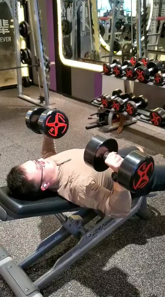 眼睛疲劳，眼睛干痒，眼睛干燥，眼睛除螨虫，干眼症需及时治疗，以免贻误病情