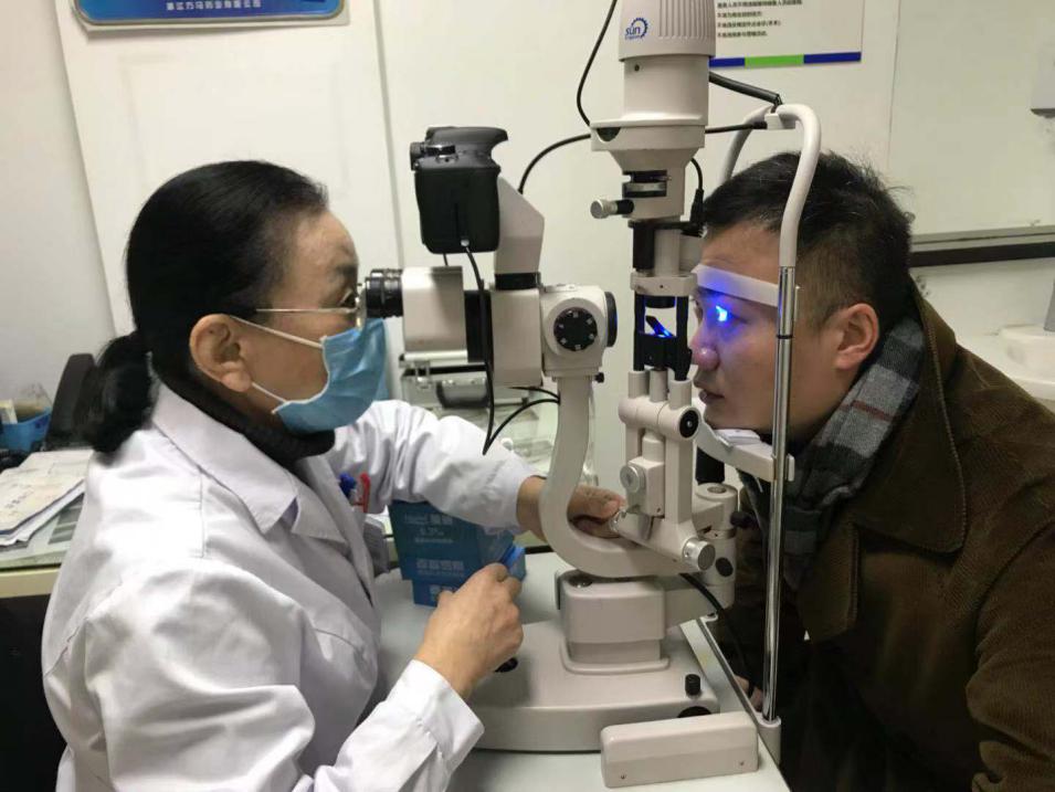 眼睛疲劳，眼睛干痒，眼睛干燥，眼睛除螨虫，干眼症需及时治疗，以免贻误病情